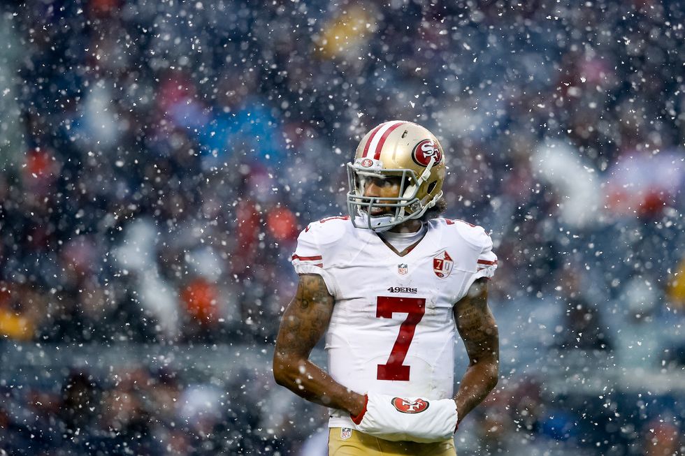 Fidel Castro sympathizer Colin Kaepernick benched after historically horrible performance