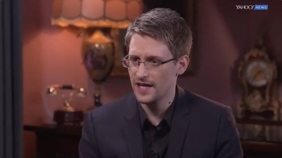 Snowden: Petraeus shared data 'far more highly classified than I ever did