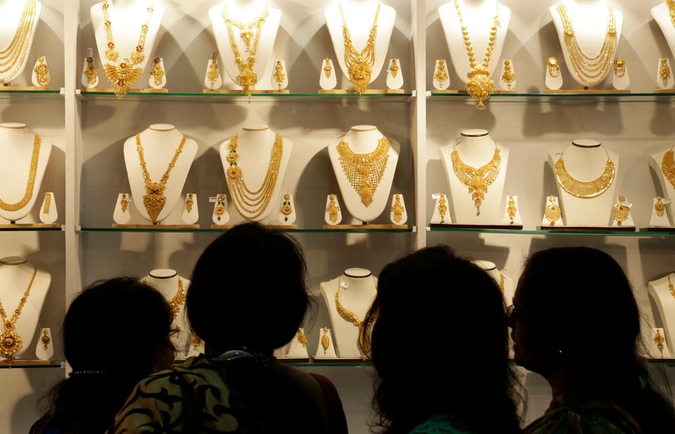 Poor Bangladeshi man was mocked online for looking at jewelry, but then the internet redeemed itself