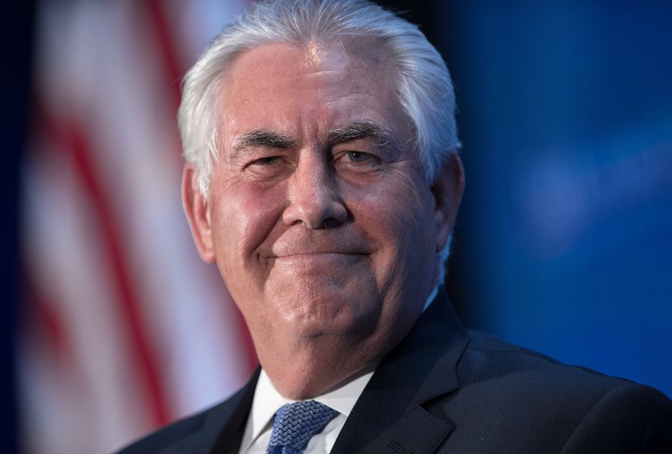 It's official: Donald Trump taps Exxon Mobil CEO Rex Tillerson to be secretary of state