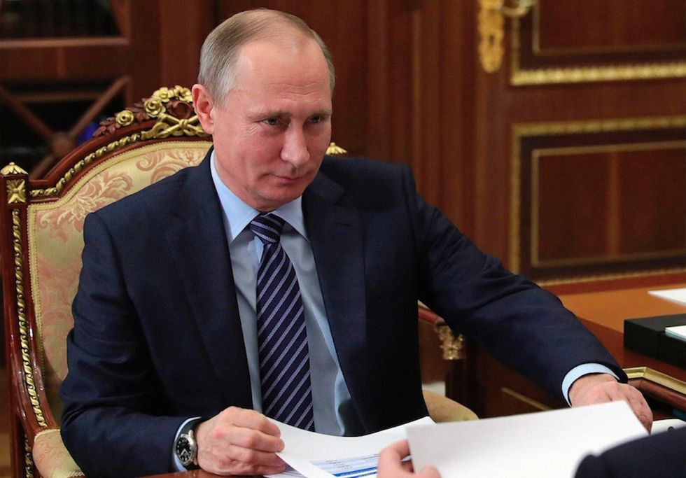 Kremlin denies report that Putin was involved in DNC hacks