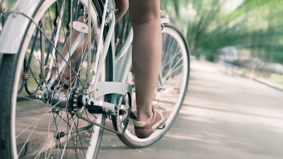 New bike helmet deploys like an airbag during crash
