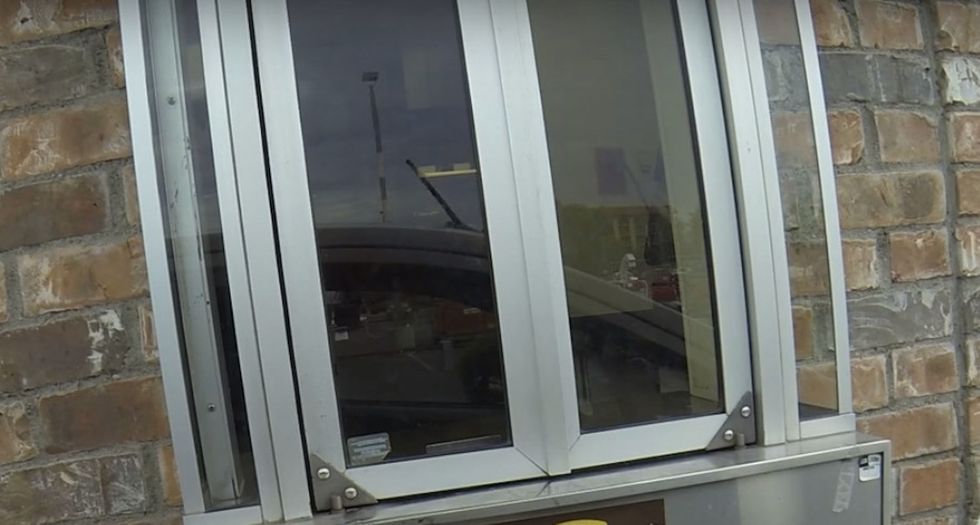 Texas sheriff's deputy in uniform gets vile note on drive-thru receipt. Then justice is served.