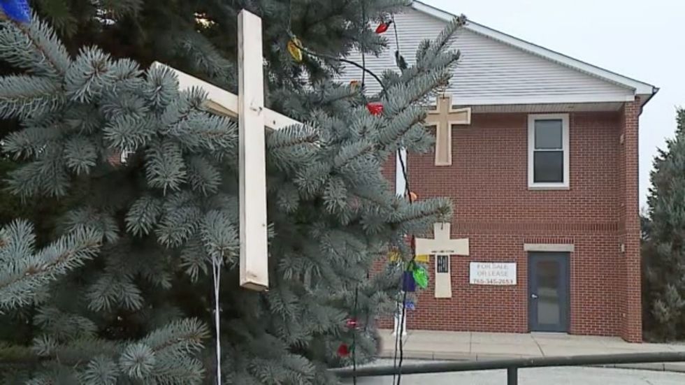 Cross returns to Indiana Christmas tree despite efforts to see it banished