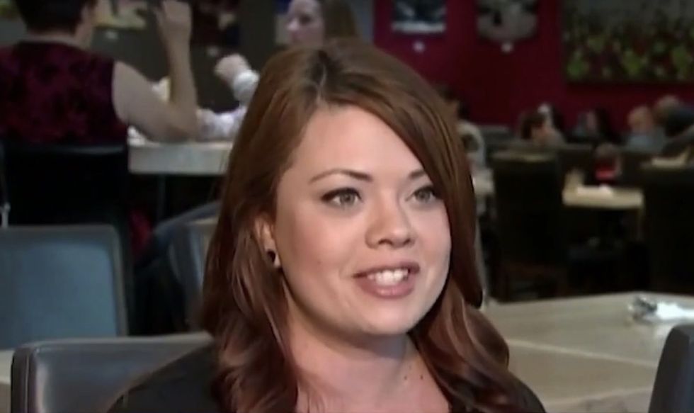 This is God's money': 9-months-pregnant waitress with financial needs ahead gets jaw-dropping tip