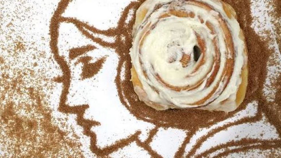 Commentary: The outrage brigade attacking Cinnabon's Carrie Fisher tweet should lighten up