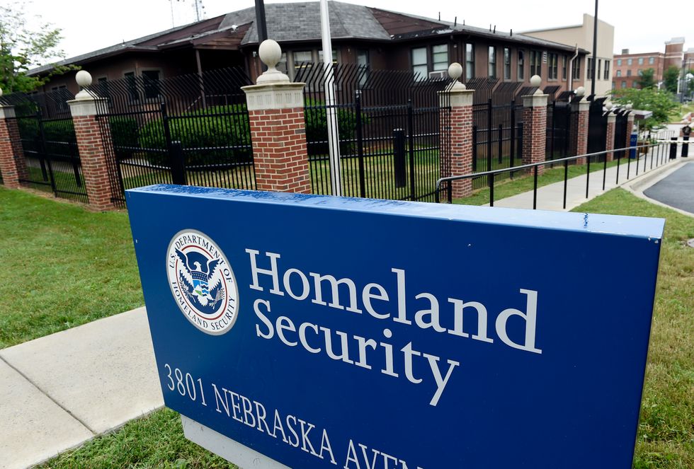 FBI and DHS release joint report formally blaming Russia for the hacking