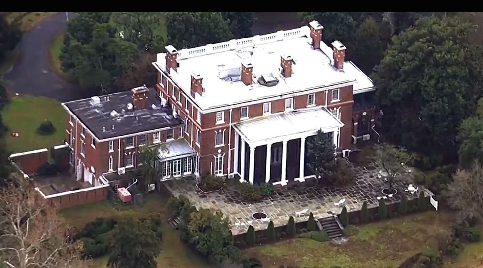 Obama orders US Russian resorts closed, calls them 'spy nests