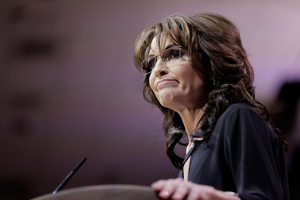 Six years after comparing him to Al Qaeda, Sarah Palin apologizes to WikiLeaks' Assange