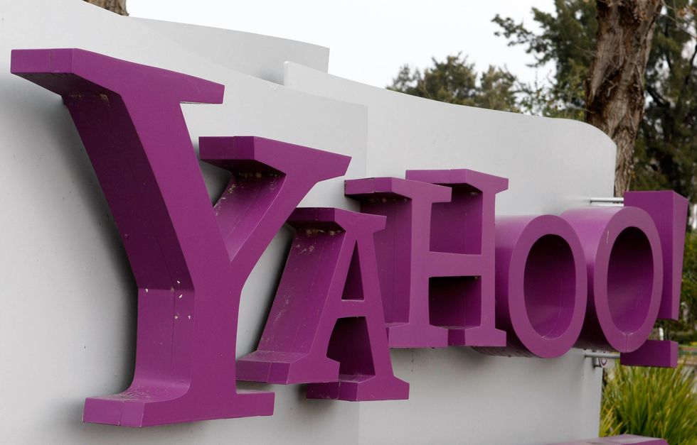 Yahoo Twitter account's extremely unfortunate 'spelling error' is a doozy