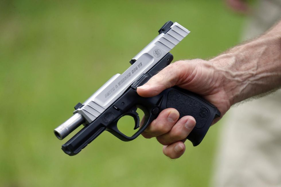 Fla. lawmakers introduce bills to eliminate gun-free zones at airports after Ft. Lauderdale shooting