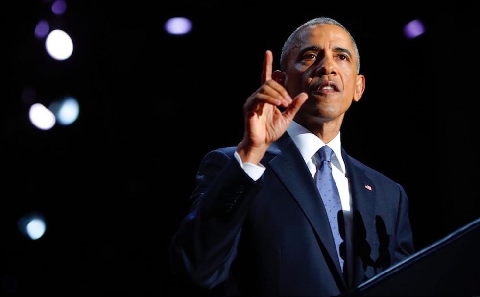 Tom Brokaw praises Obama as 'scandal-free