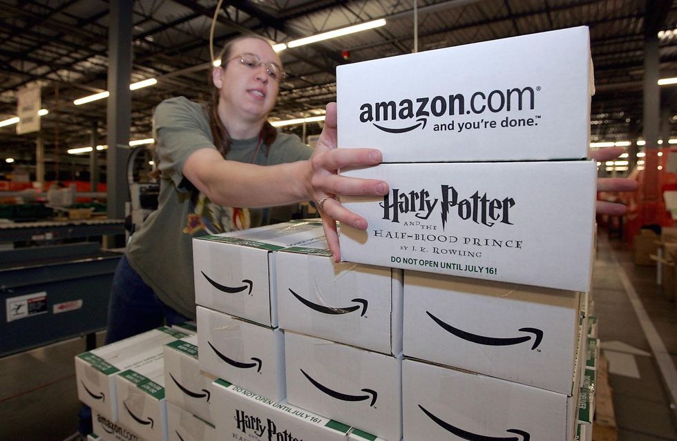 Amazon to create 100,000 full time US jobs as early as 2018