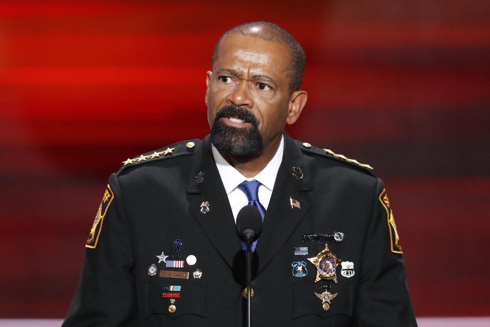 Sheriff Clarke mocks Michelle Obama with the Trumpiest selfie ever tweeted