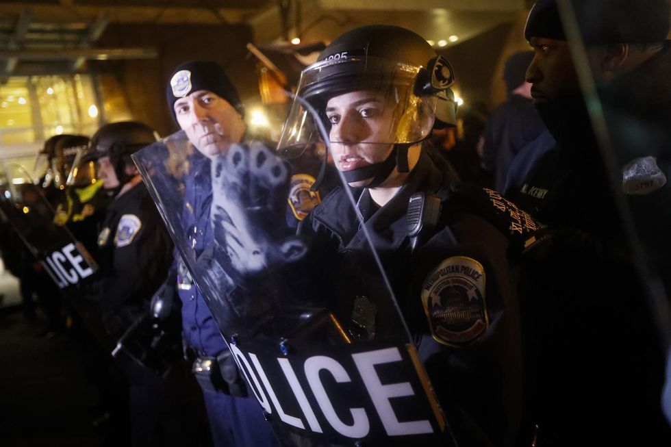 Watch: Anti-Trump protesters break things, vandalize businesses, terrorize the populace