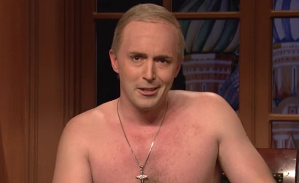 Watch: SNL's Vladimir Putin mocks Pres. Trump over the size of his inauguration crowds