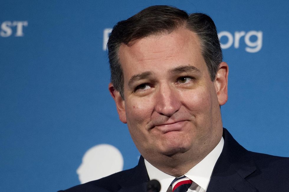 Ted Cruz dunks on Deadspin with a master level tweet, and they didn't take too kindly to it