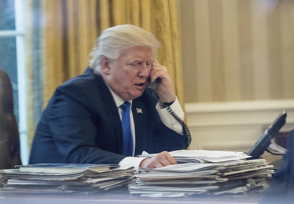 Trump continues his Twitter war against the media