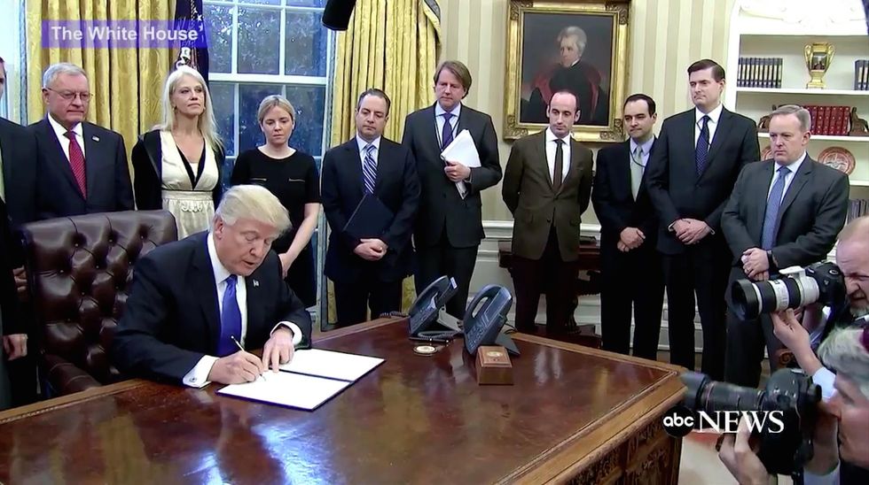 Trump's new executive order has mandate to Pentagon: 30 days to submit plan to defeat ISIS
