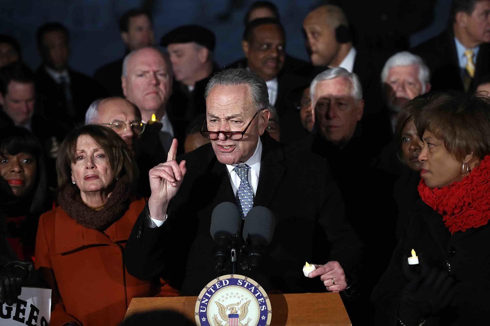Trump picks fight with Nancy Pelosi over mic that didn't work ...'just like Dem party