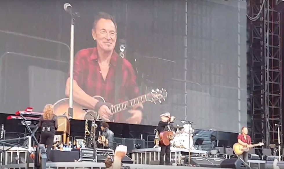 Bruce Springsteen to Australian crowd: 'We stand before you embarrassed Americans tonight