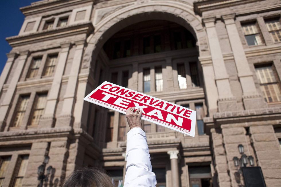 Texas Senate approves anti-sanctuary cities bill in preliminary vote