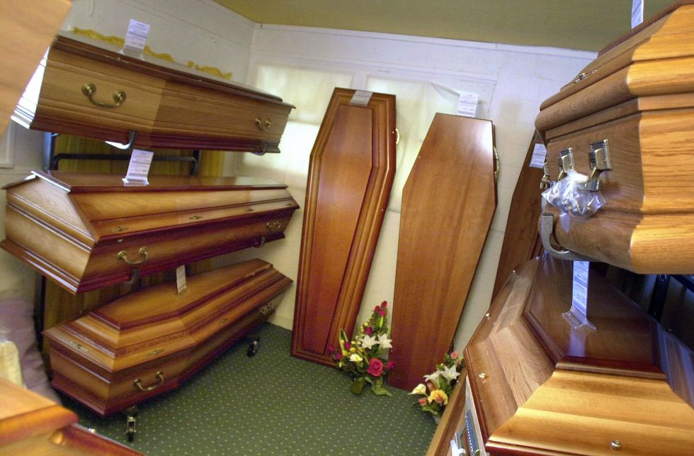 Tennessee funeral home offers unconventional way to pay last respects