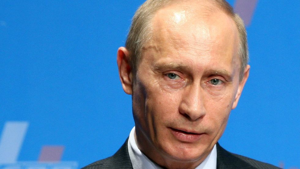 Putin offers up Snowden to Trump, but is he sincere?