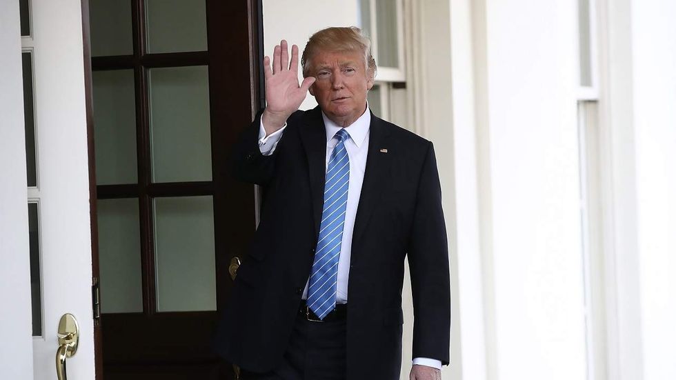 Trump's campaign aide leaks having connections with Russia are playing 'tricky and dangerous game