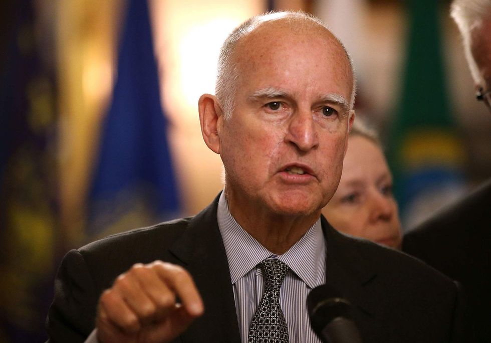 After bashing Trump, California Gov. Jerry Brown asks for federal aid
