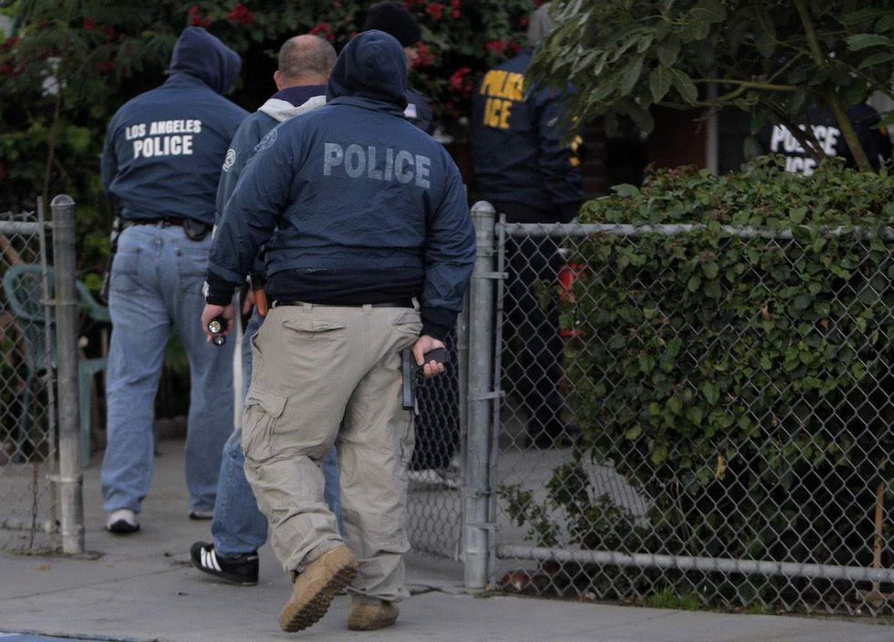 Immigration officials reportedly detain alleged domestic violence victim in court