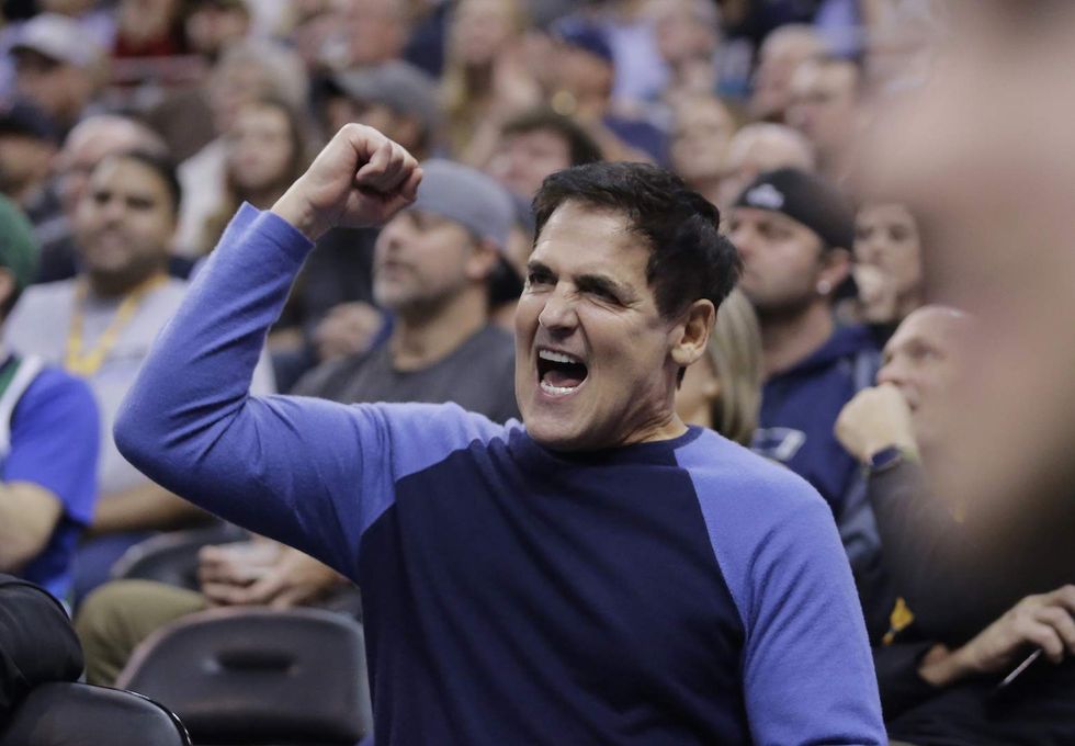 Mark Cuban responds to Mavs season ticket holder upset by his Trump criticism with unexpected offer
