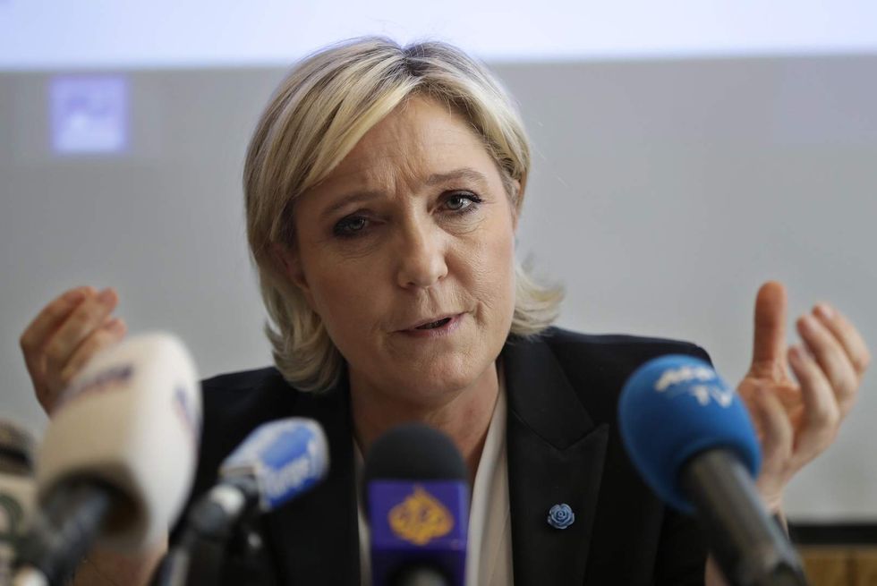 Marine Le Pen refuses to wear Muslim headscarf, cancels meeting with Lebanese grand mufti