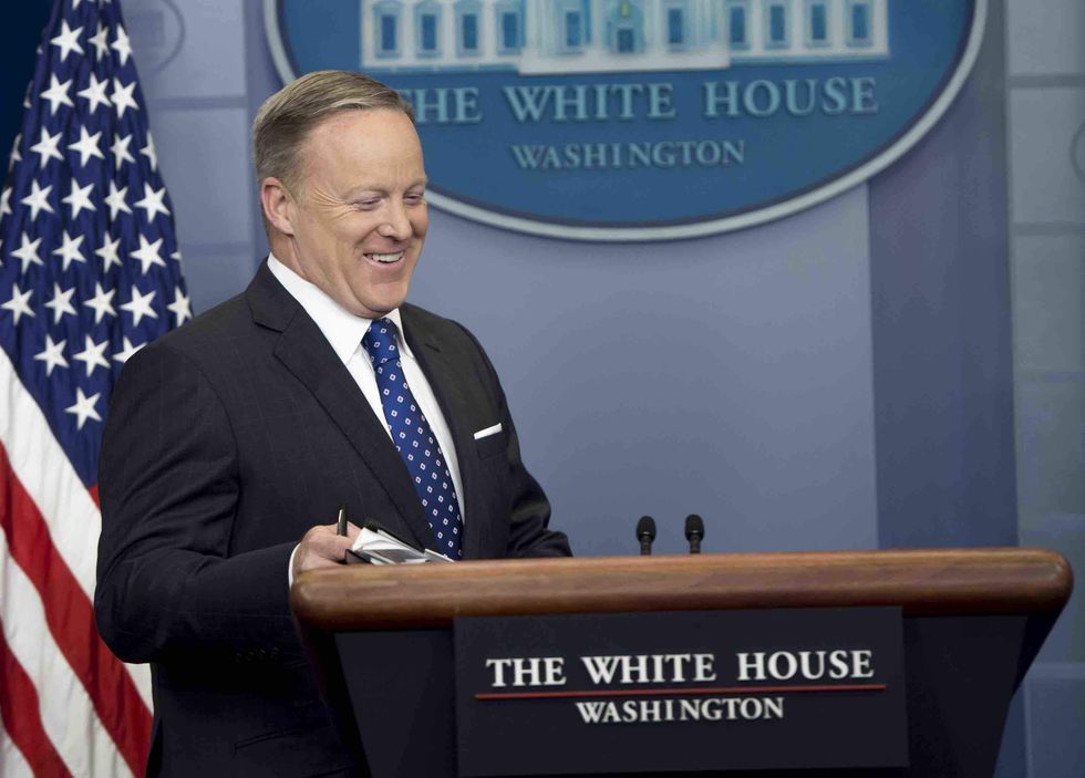 Commentary: Did the White House just pull (another) fast one on reporters?