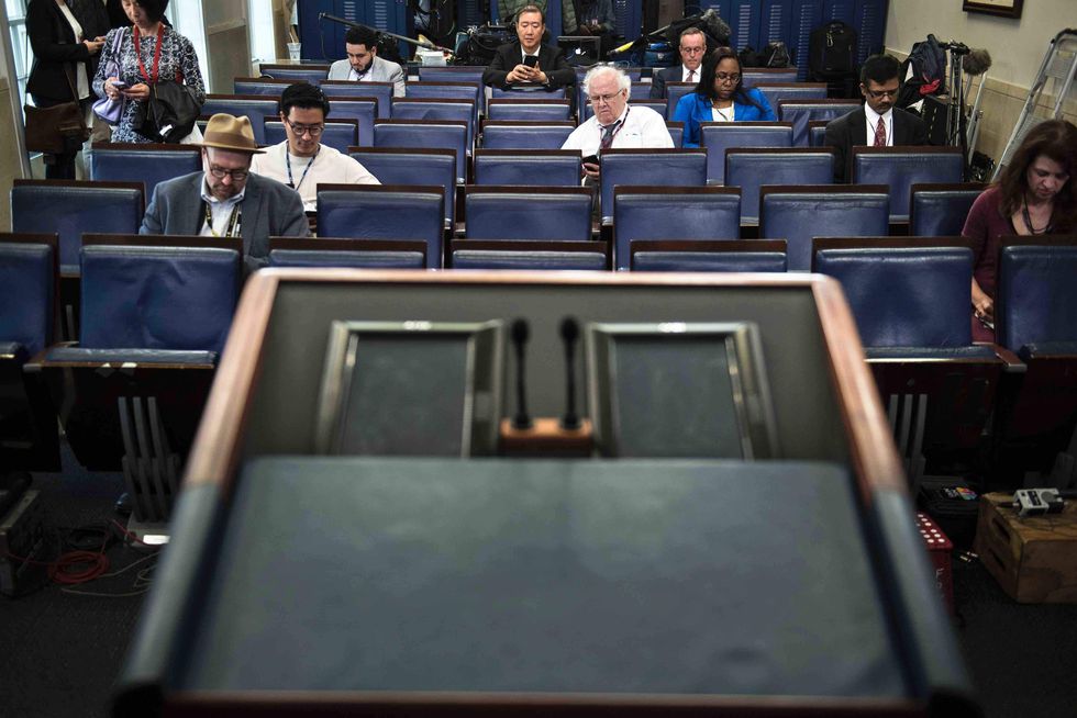 White House 'blocks' multiple reporters from attending press gaggle; other outlets boycott