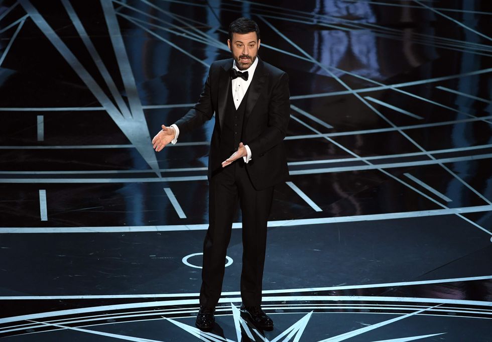 Jimmy Kimmel expertly trolls Donald Trump on Twitter live during Oscars