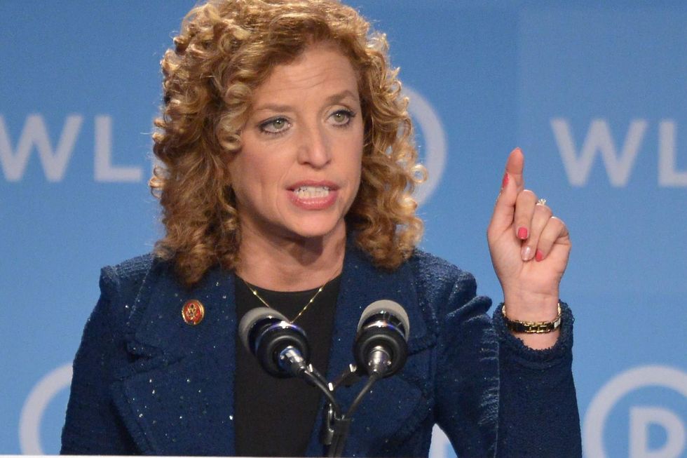 Debbie Wasserman Schultz calls for investigation into Trump — it immediately blows up in her face