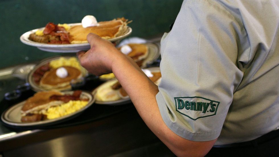 Doc Thompson ruthlessly mocks Rachel Maddow with his 'breaking news' exclusive from Denny's