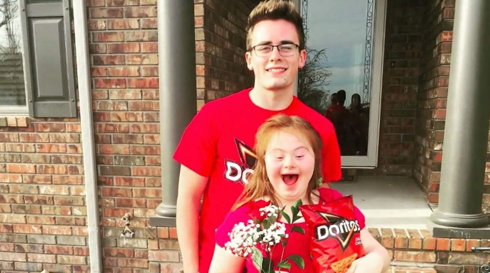 Teen’s ‘cheesy’ promposal is going viral for all the right reasons