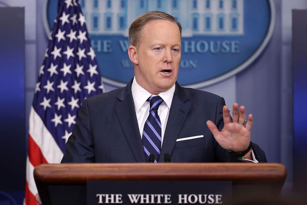 Sean Spicer absolutely crushes NPR reporter for 'defending' former Obama official Evelyn Farkas