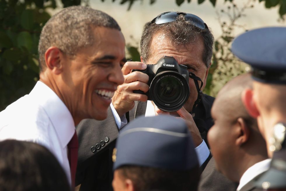 Obama WH photographer takes veiled shot at Trump for the silliest of reasons