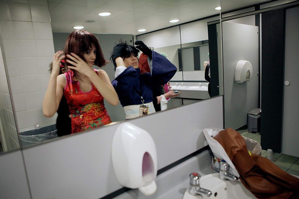 California school removes mirrors from girls’ restroom — guess what they put up instead