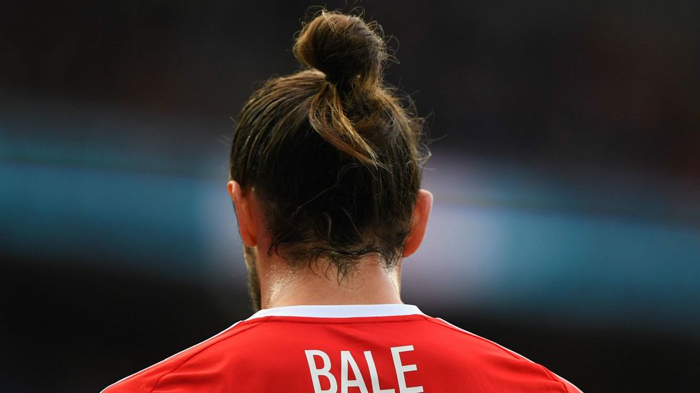 Brooklyn bar offers to trade booze for 'man buns