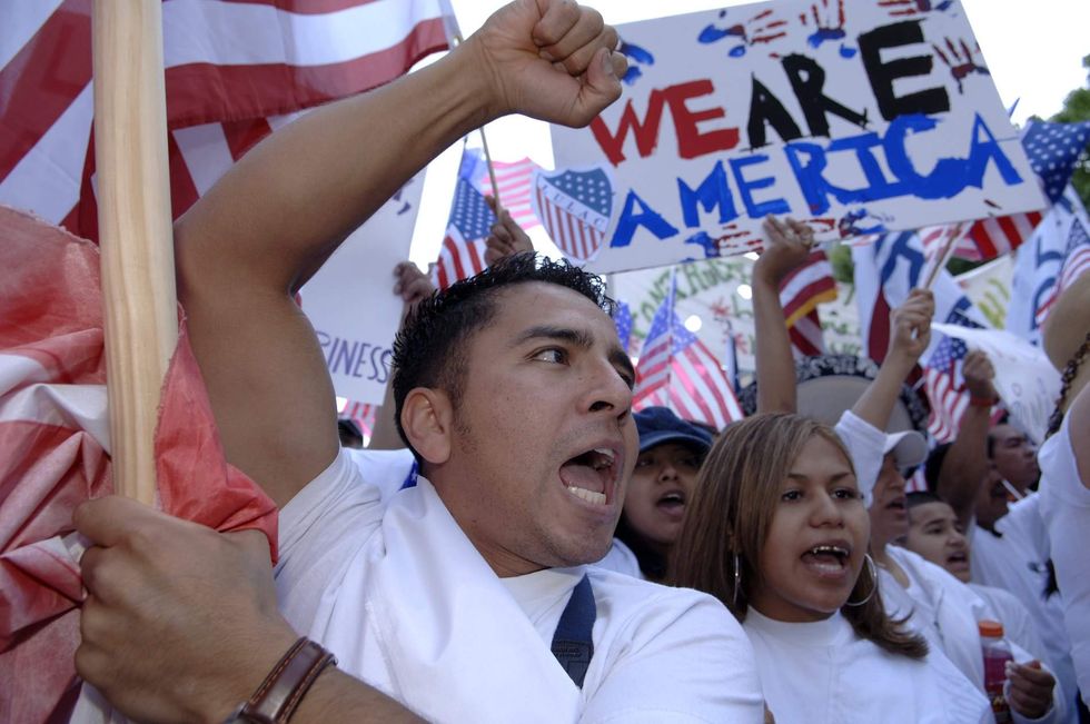 100,000 expected, but few show up to Dallas 'Mega March' to support illegal aliens
