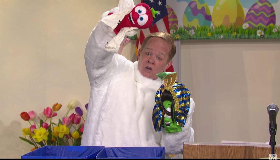 Watch: Melissa McCarthy dresses up as 'Sean Spicer the Easter Bunny' in hilarious 'SNL' skit