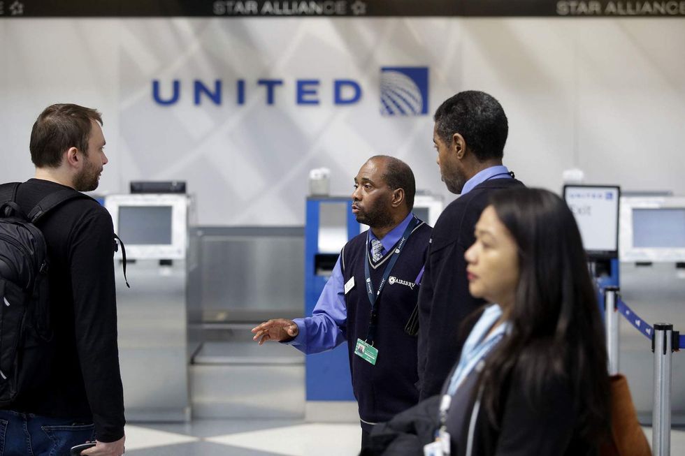 Couple claims United booted them from a flight on the way to their wedding