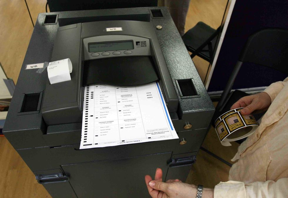 Georgia election voting machines stolen from vehicle in grocery store parking lot