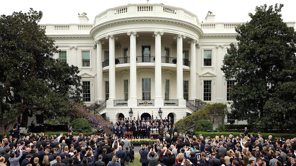 New York Times editor issues ‘greatest apology ever’ after fake news story