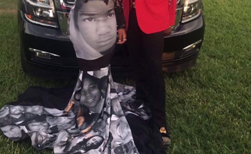 Black Lives Matter prom dress turning a lot of heads: 'God is using me to convey a message