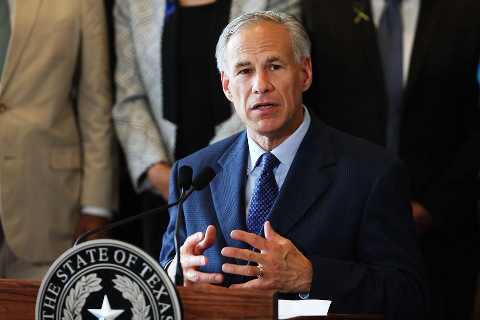 Texas Gov. Greg Abbott signs law banning sanctuary cities, imposing stiff penalties for violators